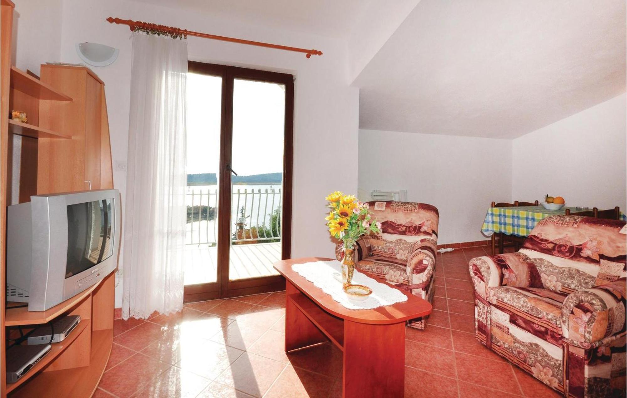 Amazing Apartment In Trogir With Kitchen المظهر الخارجي الصورة
