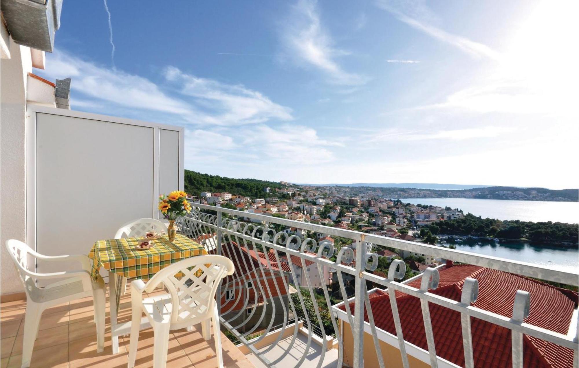 Amazing Apartment In Trogir With Kitchen المظهر الخارجي الصورة