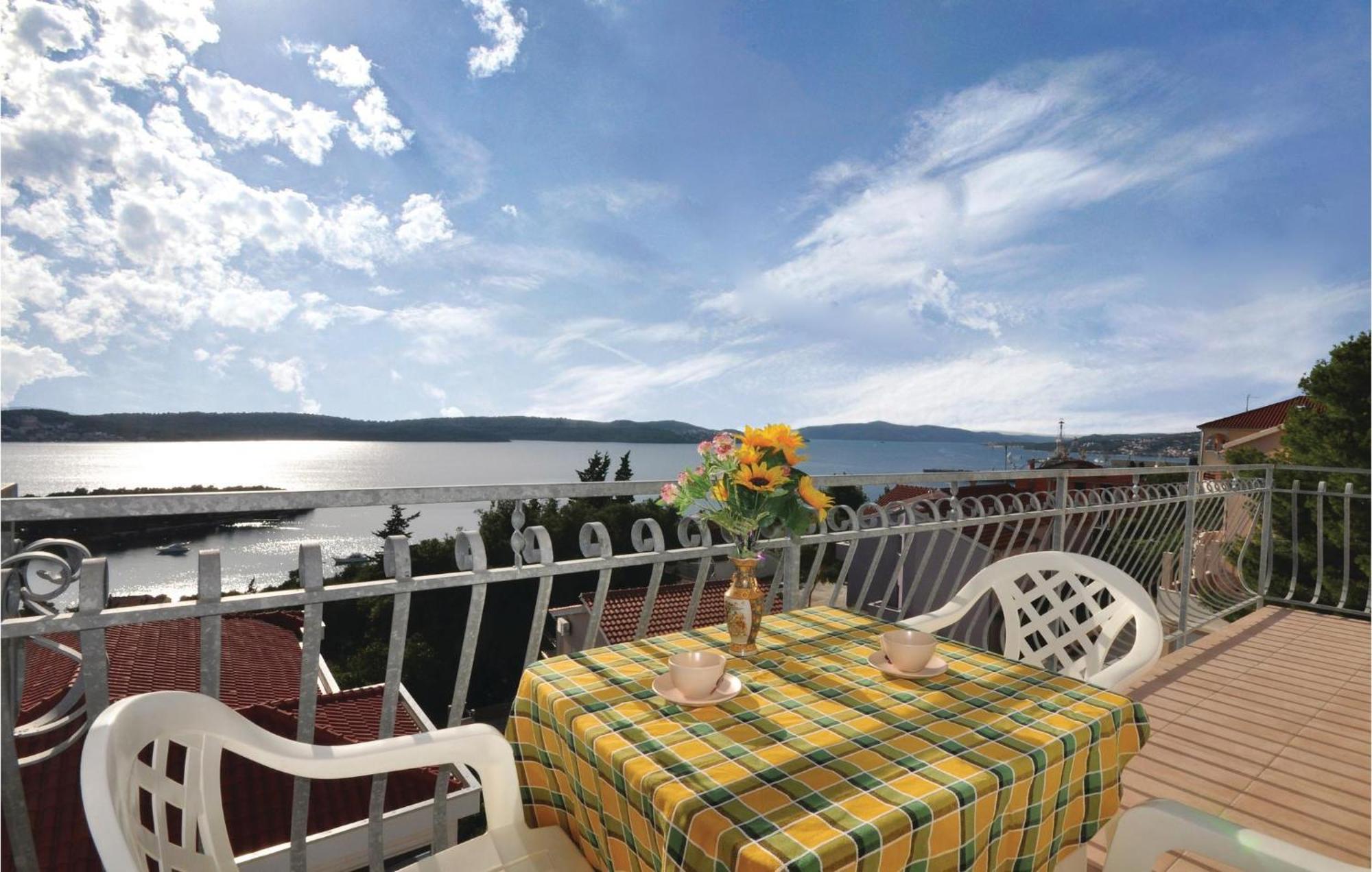 Amazing Apartment In Trogir With Kitchen المظهر الخارجي الصورة