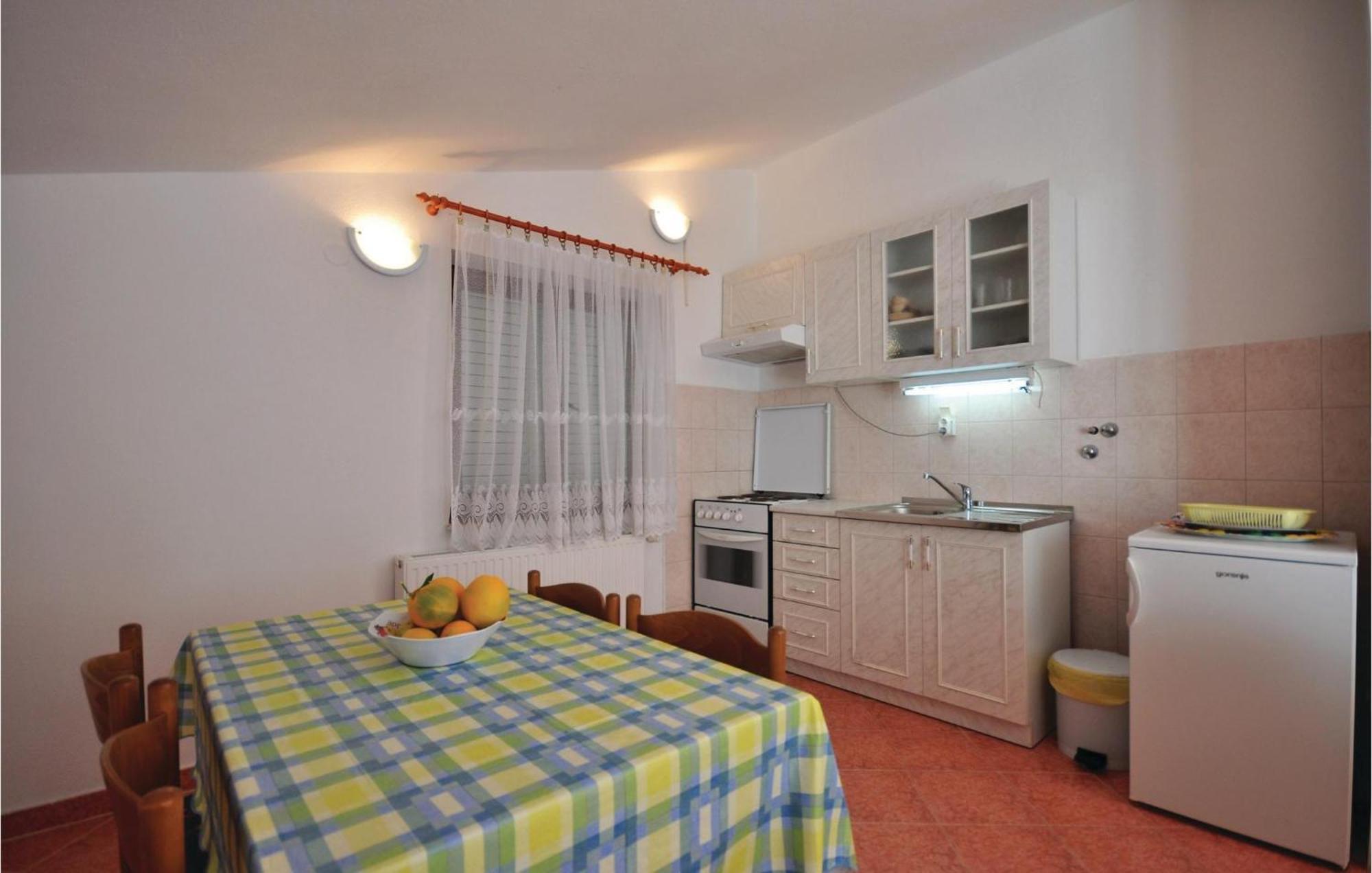 Amazing Apartment In Trogir With Kitchen المظهر الخارجي الصورة