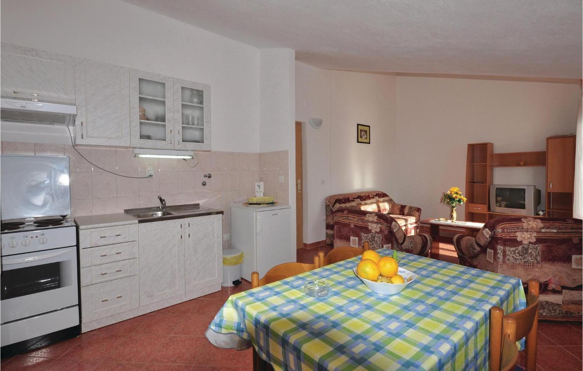 Amazing Apartment In Trogir With Kitchen المظهر الخارجي الصورة
